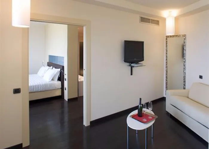 Grand Mattei 4* ראבנה