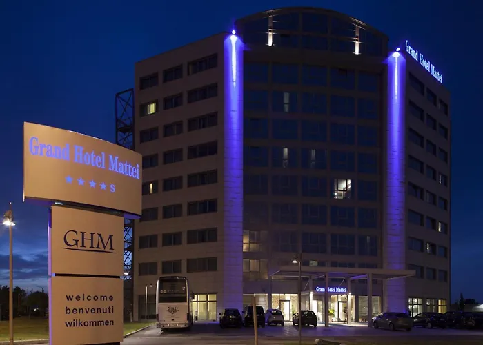 Grand Mattei מלון ראבנה
